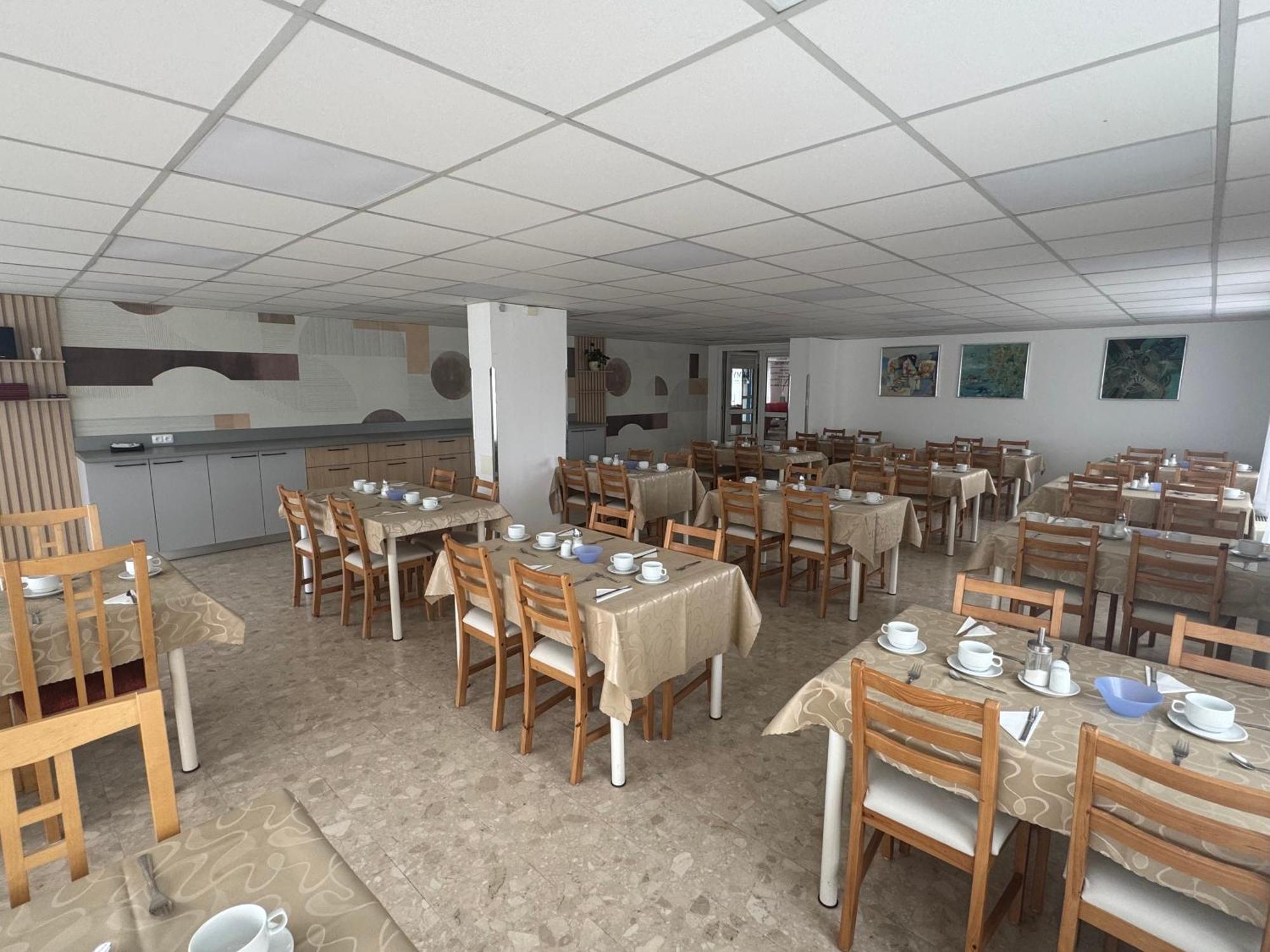 Hotel Remy Братислава Екстериор снимка