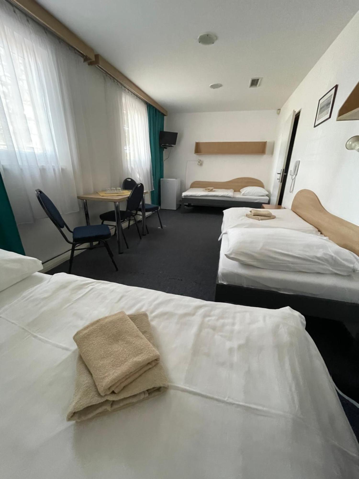 Hotel Remy Братислава Екстериор снимка