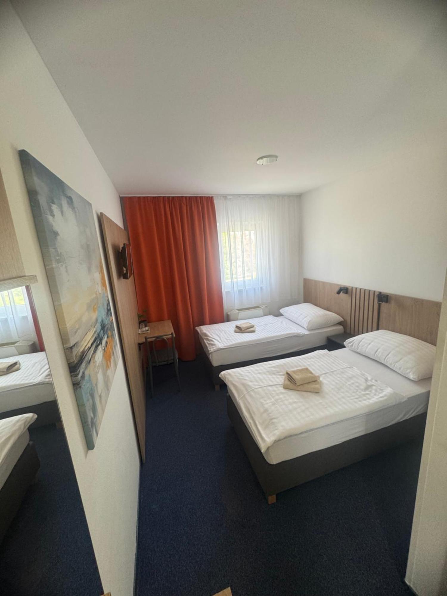 Hotel Remy Братислава Екстериор снимка