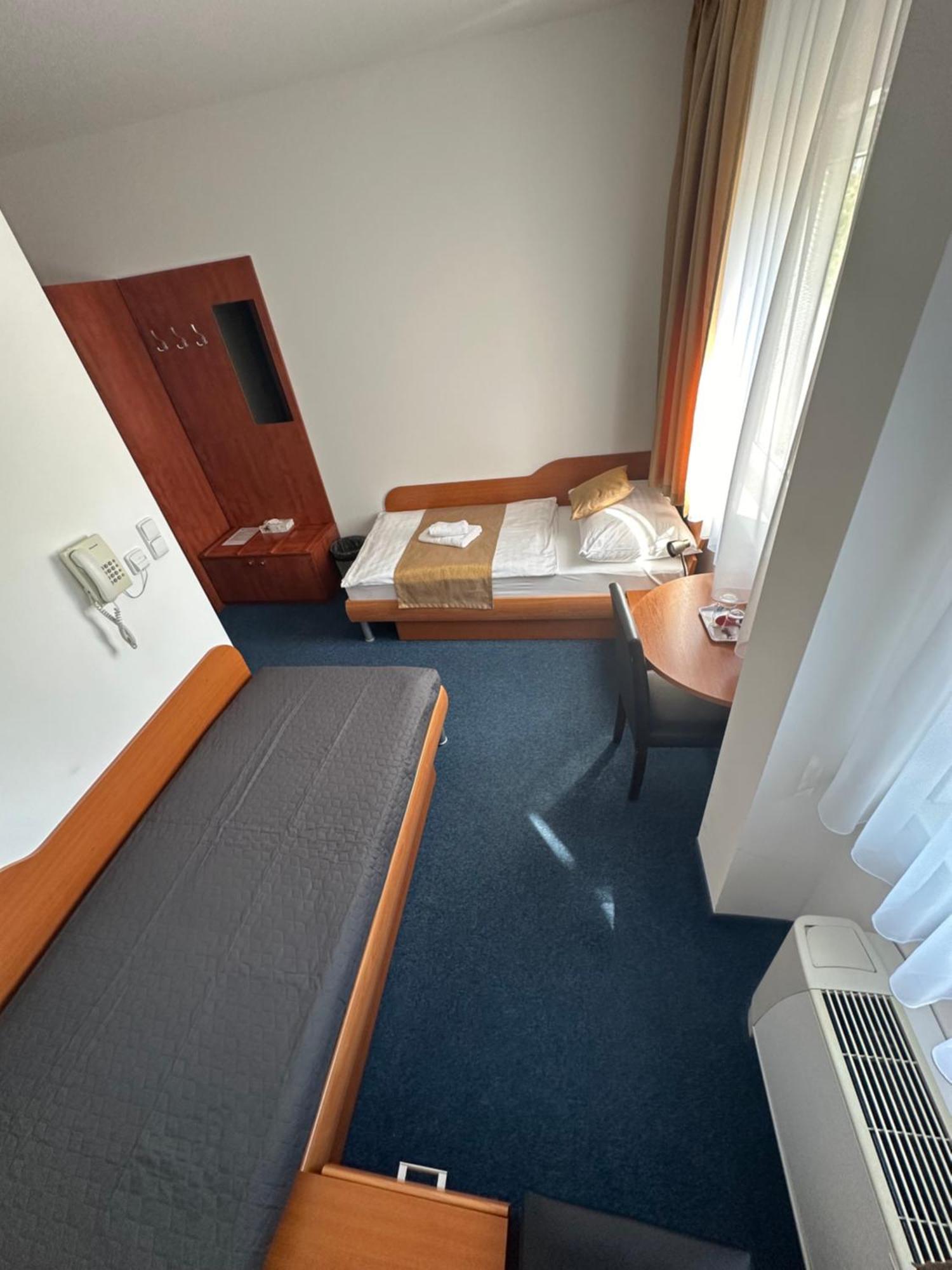Hotel Remy Братислава Екстериор снимка