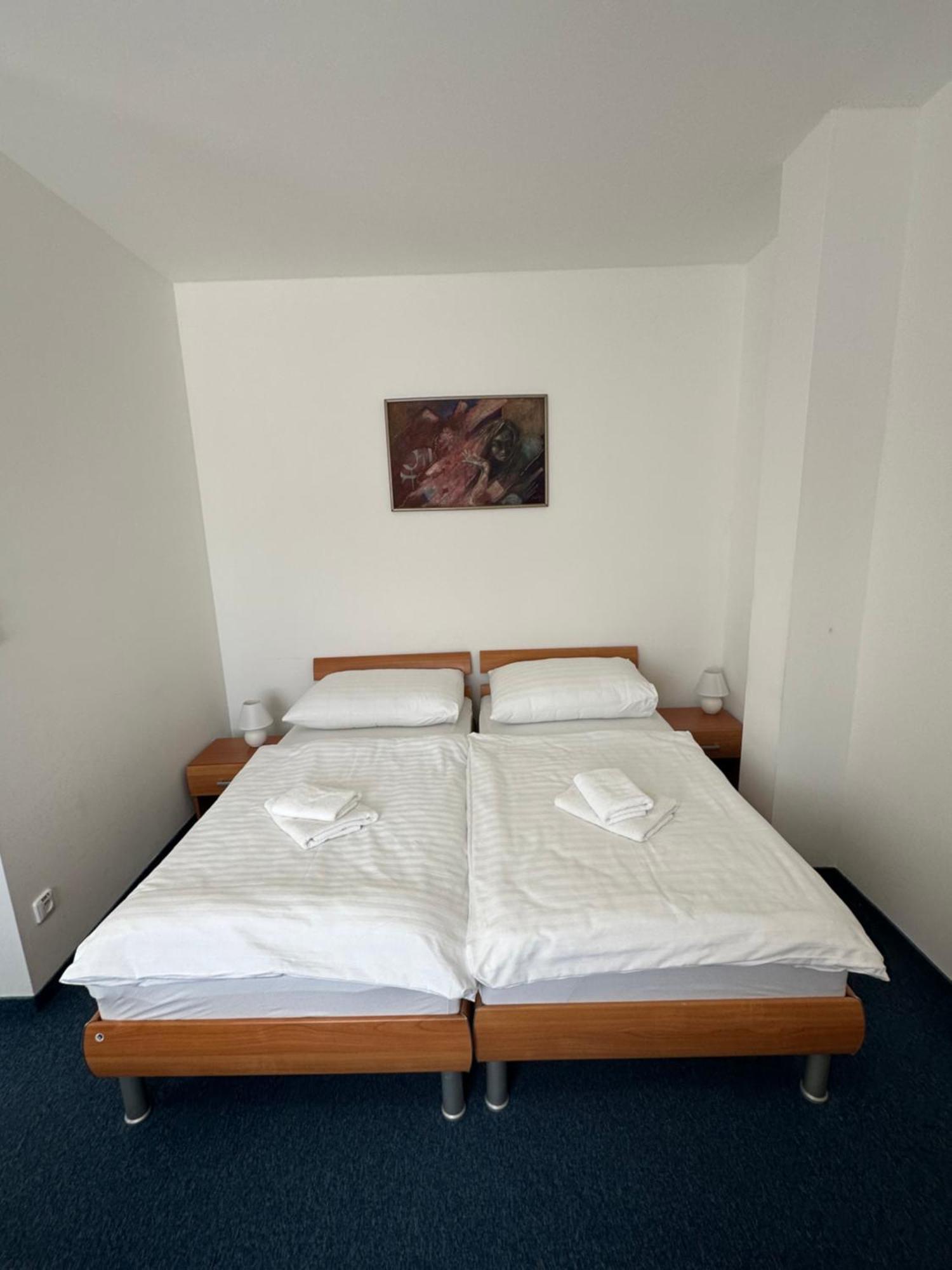 Hotel Remy Братислава Екстериор снимка