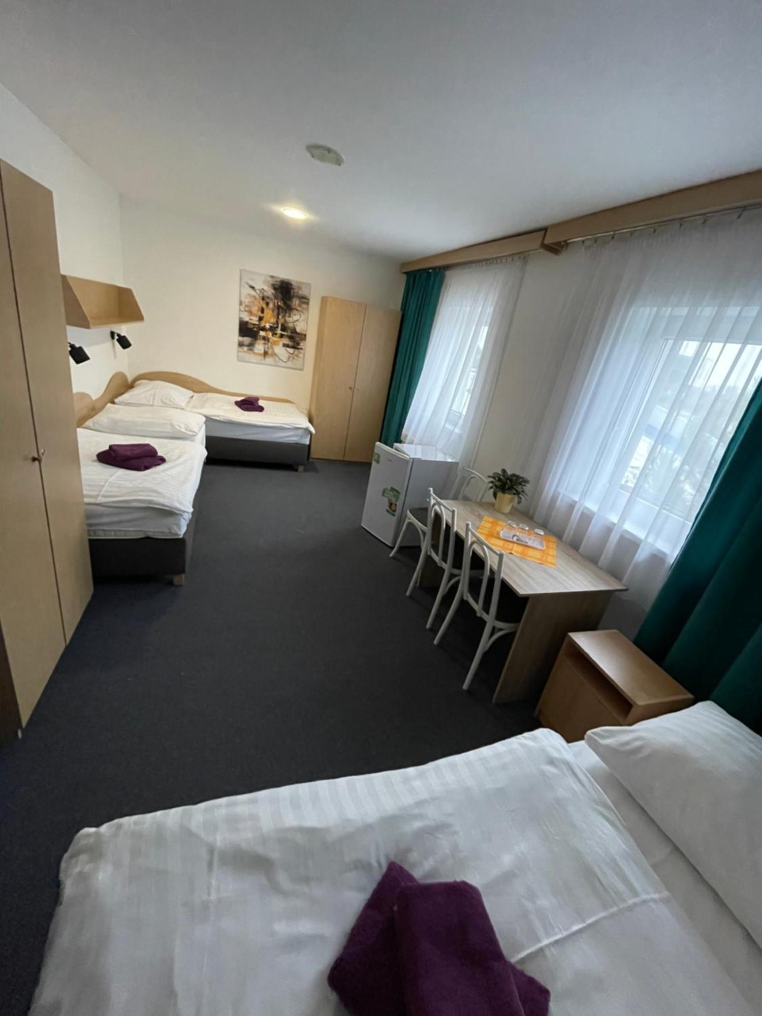 Hotel Remy Братислава Екстериор снимка