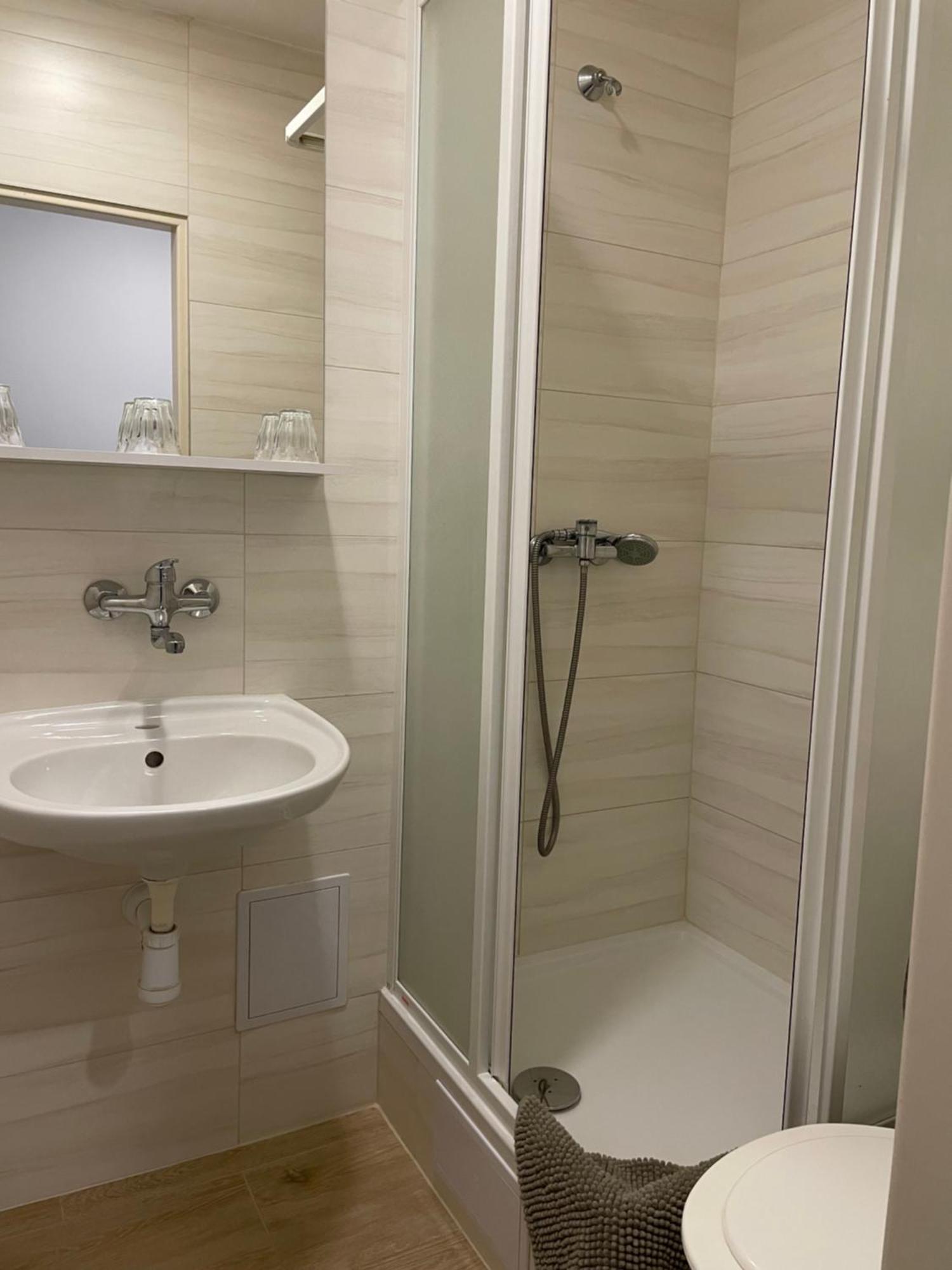 Hotel Remy Братислава Екстериор снимка