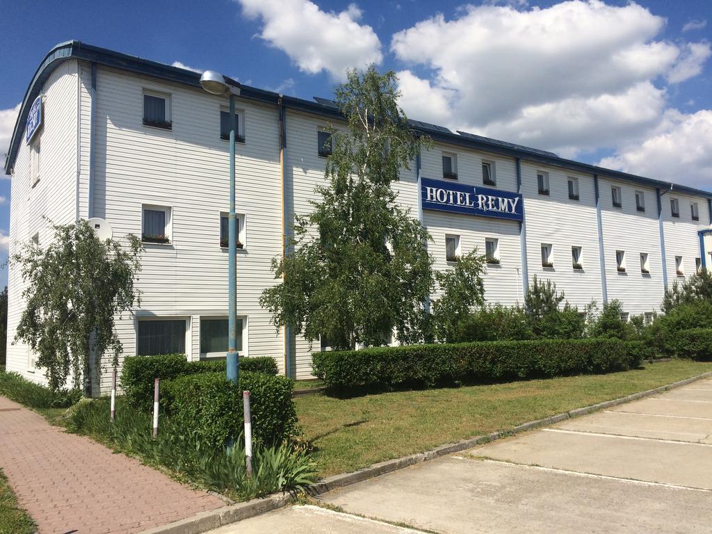 Hotel Remy Братислава Екстериор снимка